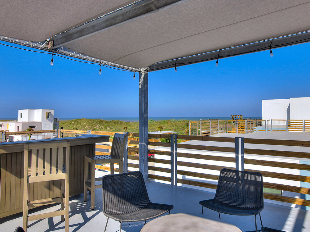 Lively Beach Surfrider rooftop